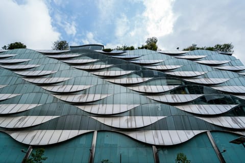 Singapore Family Office Hub: Why Asia's Wealthy Choose Stability Over Growth