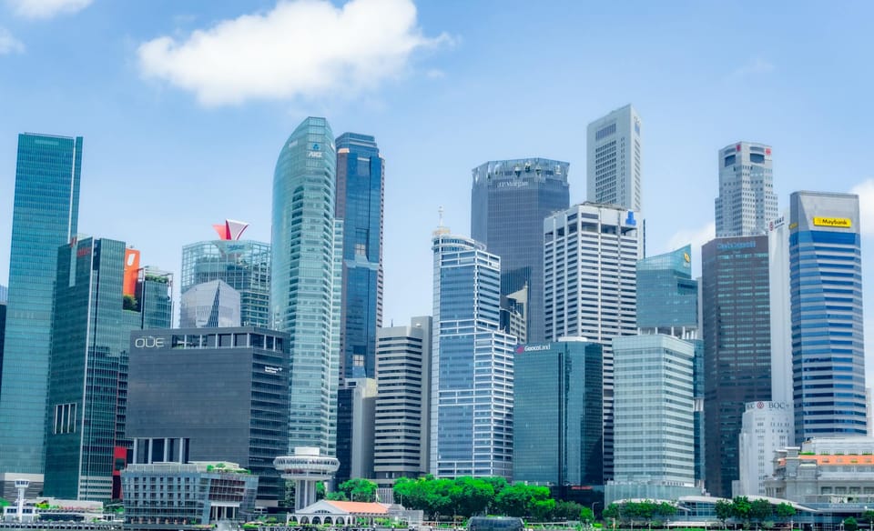 The Asian Wealth Paradigm: Singapore VCC Growth, HK Wealth Preservation, and RMB Dynamics